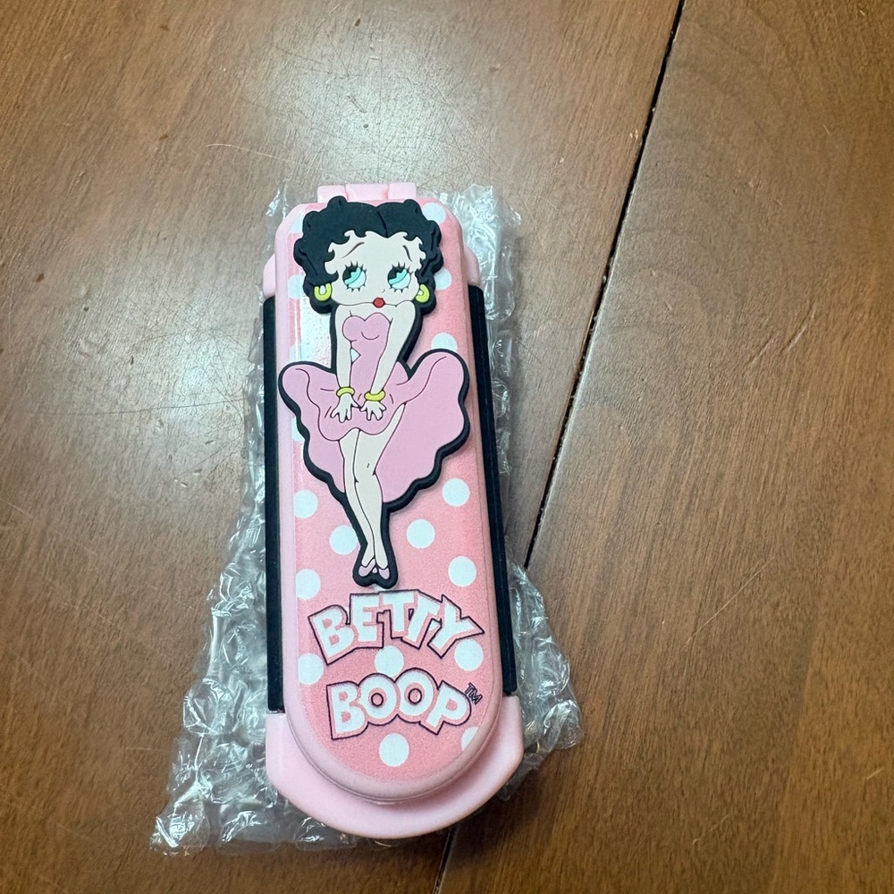 Betty Boop Polka Dot Pink hair